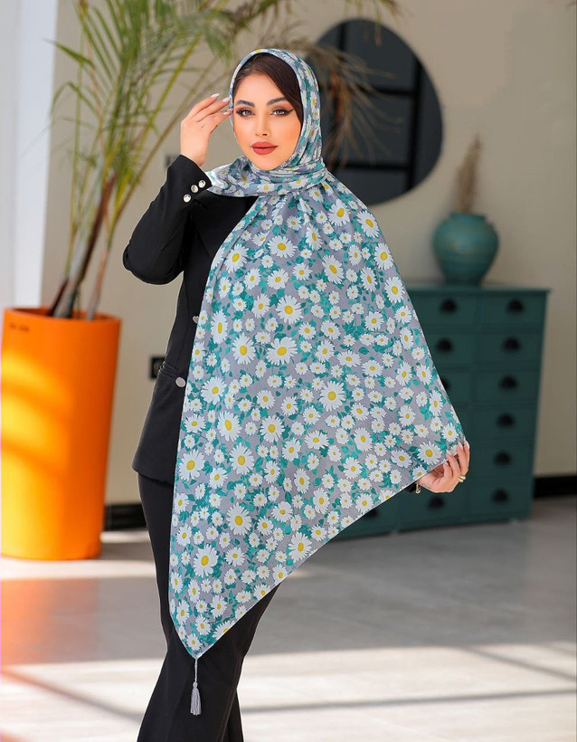 روسری نخی 4 فصل قواره بزرگ با طرح گلهای بهاری کد 260