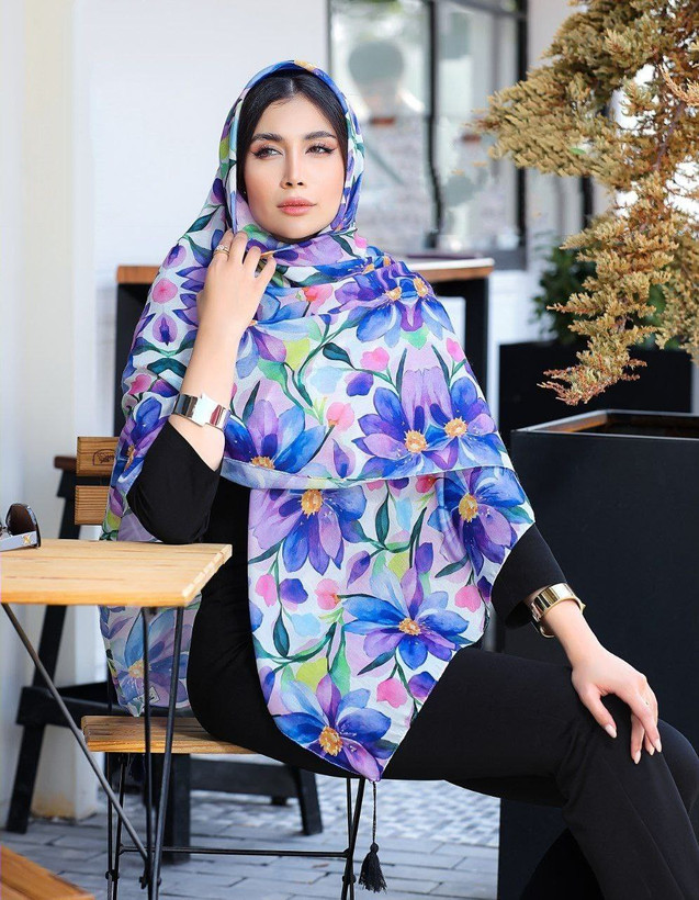 روسری نخی 4 فصل قواره بزرگ با طرح گلهای بهاری کد276