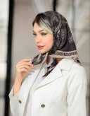 مینی اسکارف نخی طرح دیورجنگل مشکی کرمی