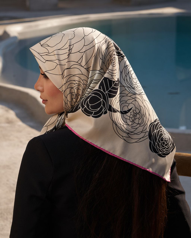 روسری ابریشم توییل اورجینال قواره 90کارولینا