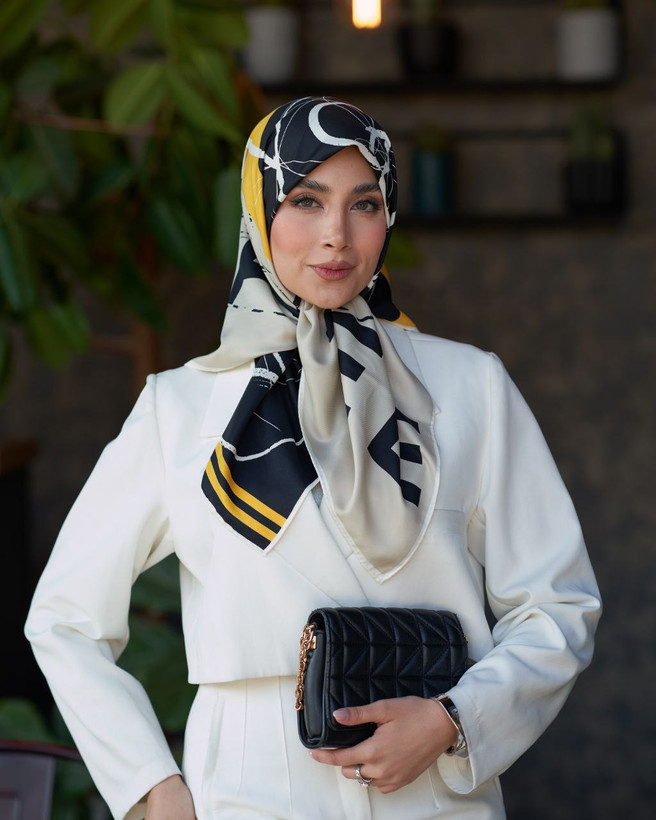 روسری ابریشم توییل اورجینال قواره 90 شارلوت