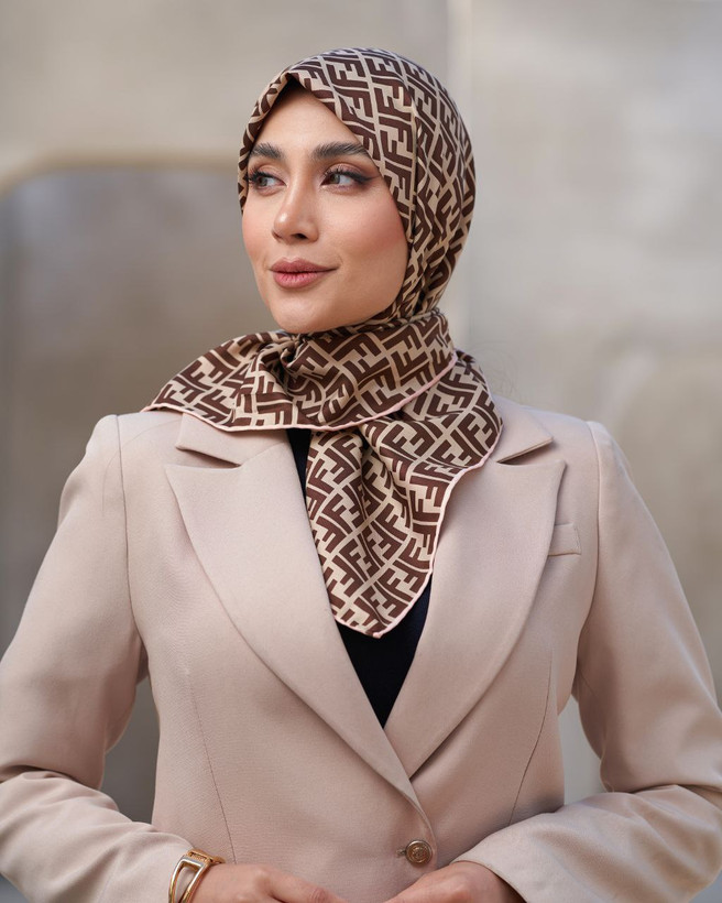 روسری ابریشم توییل اورجینال قواره 90 فندی