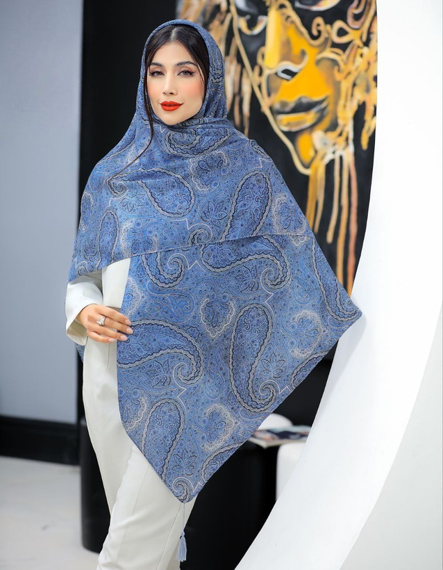 روسری نخی 4 فصل قواره بزرگ با طرح گلهای بهاری کد595
