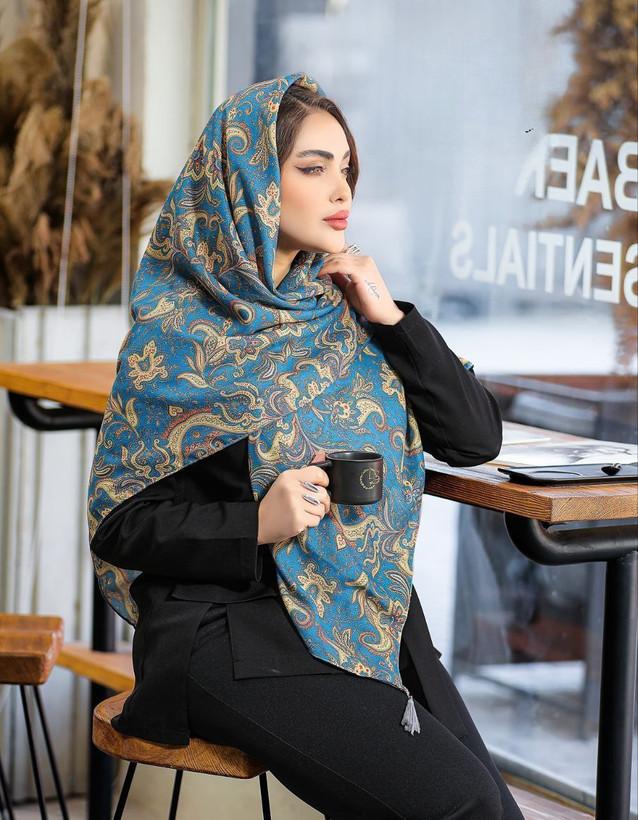 روسری نخی 4 فصل قواره بزرگ با طرح گلهای بهاری کد531