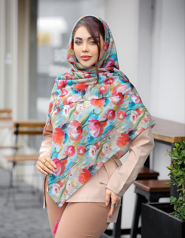 روسری نخی 4 فصل قواره بزرگ با طرح گلهای بهاری کد733