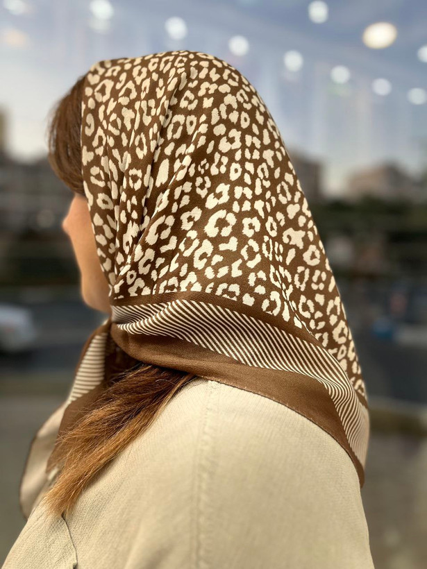 مینی اسکارف نخی قهوه ایی