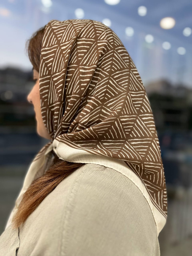 مینی اسکارف نخی قهوه ایی