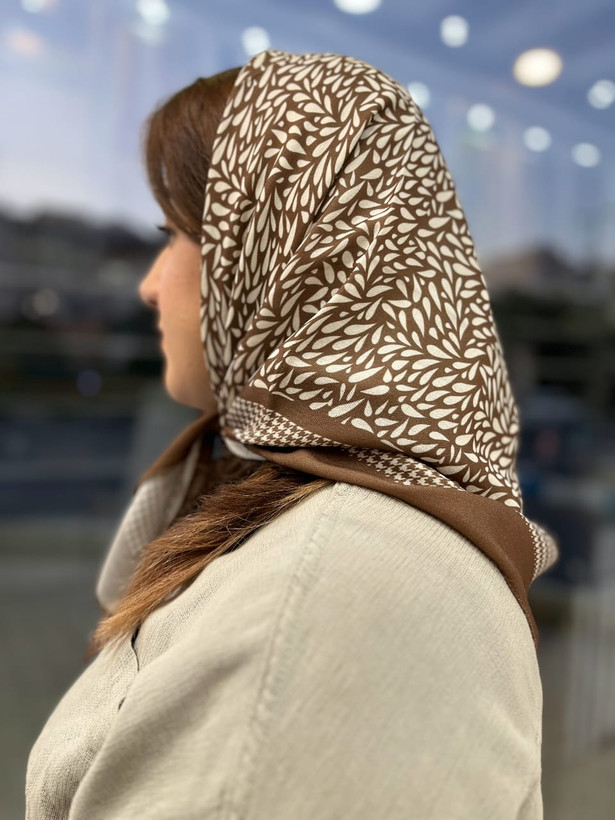 مینی اسکارف نخی قهوه ایی