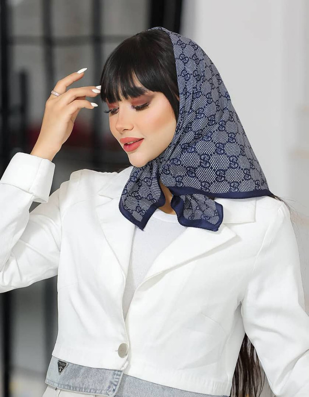 مینی اسکارف سورمه ایی سفید، درطرح مارکهای مختلف