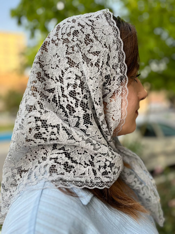 اسکارف سه گوش دانتل حاشیه تور