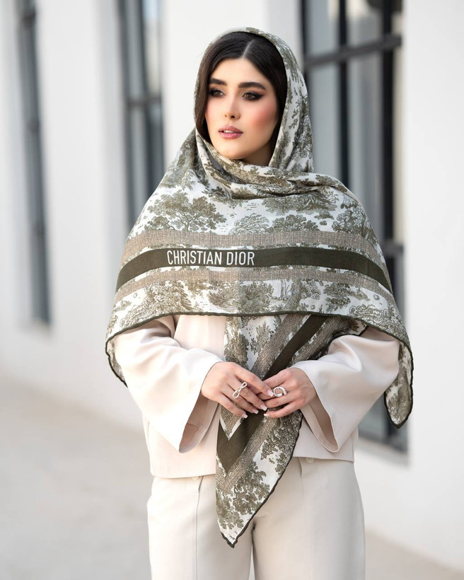 روسری نخی سیا اسکارف قواره 140 طرح دیور