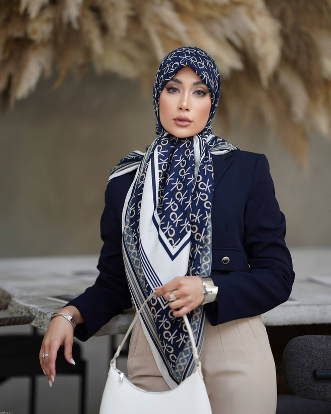 روسری نخی سیا اسکارف قواره 140 طرح ck