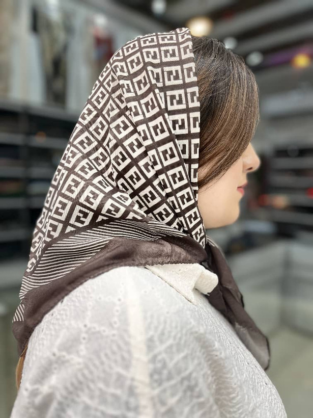 مینی اسکارف نخی رنگ موکا.طرح سورن