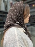 مینی اسکارف نخی رنگ موکا.طرح سورن