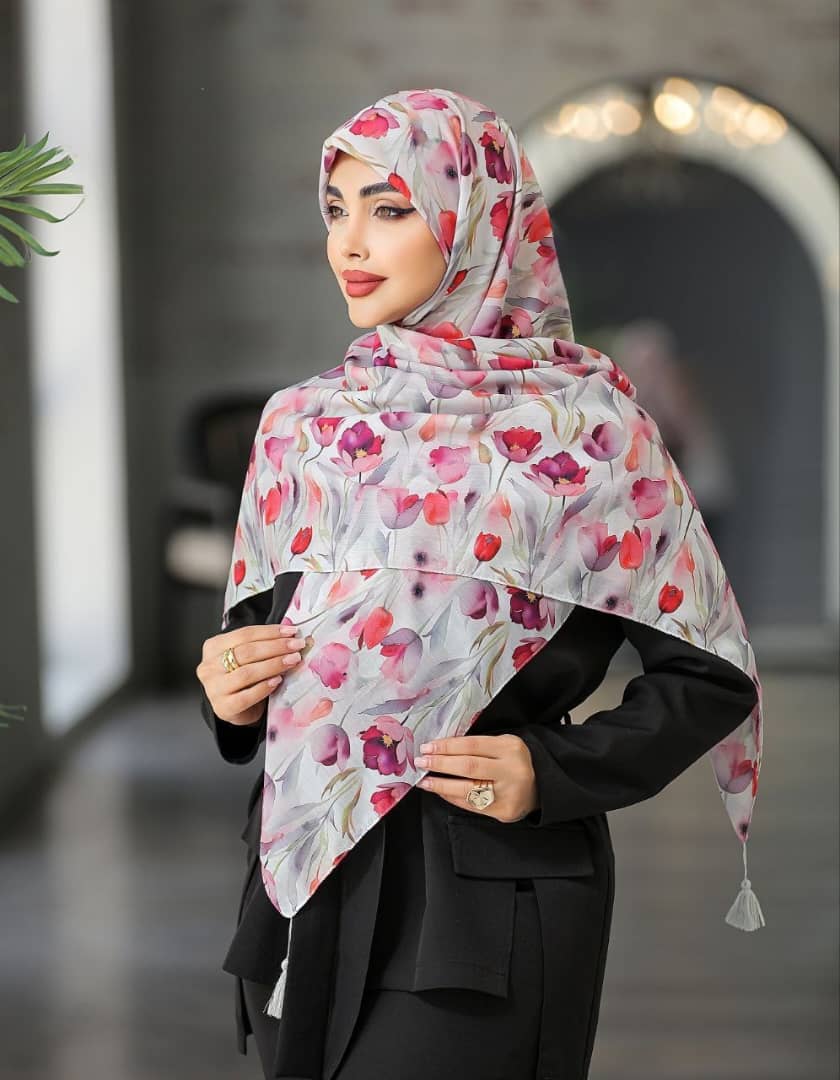 روسری نخی قواره 140.گلهای قرمز وزرشکی