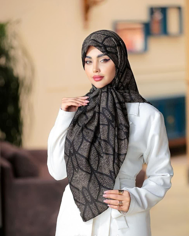 روسری نخی 4 فصل قواره بزرگ با طرح هندسی کد1290