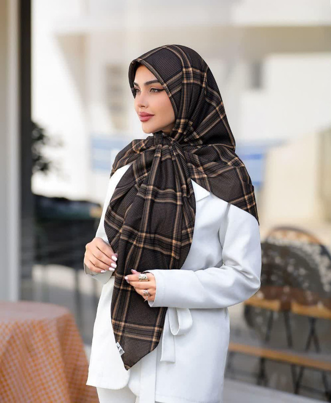 روسری نخی 4 فصل قواره بزرگ با طرح چهارخونه کد 1538