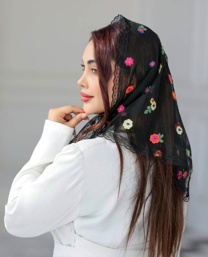 اسکارف توری گلدوزی بابونه های رنگی