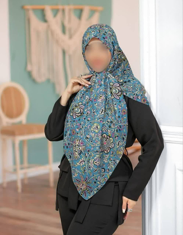 روسری نخی 4 فصل قواره بزرگ با طرح گلهای بهاری کد1915
